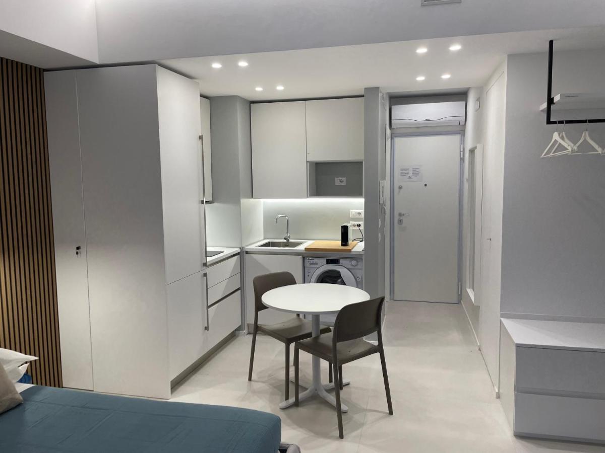 La Finestra Sul Mare Modern Apartment Giardini-Naxos Exterior foto