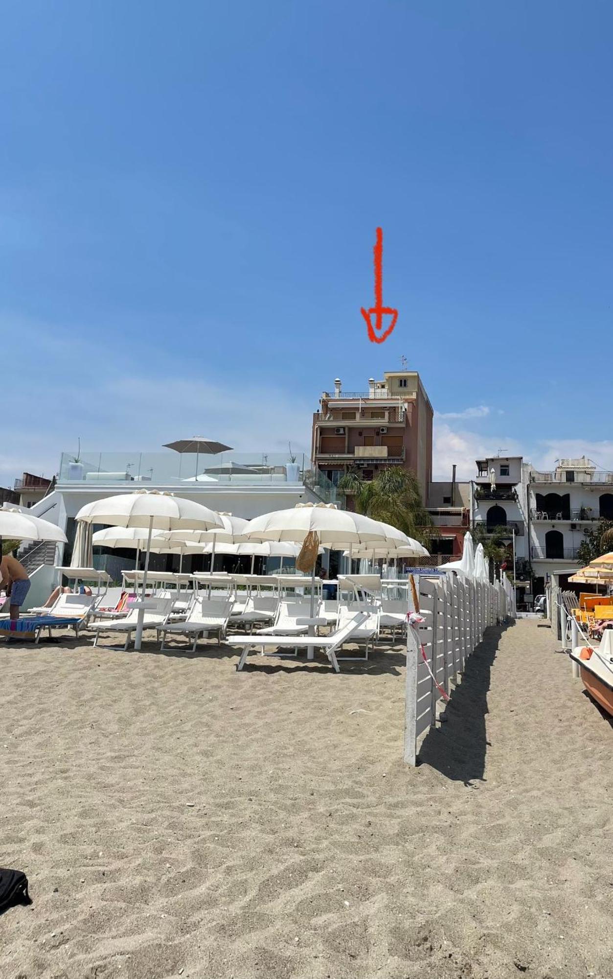 La Finestra Sul Mare Modern Apartment Giardini-Naxos Exterior foto